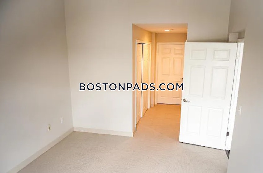 Boston - $4,205 /month