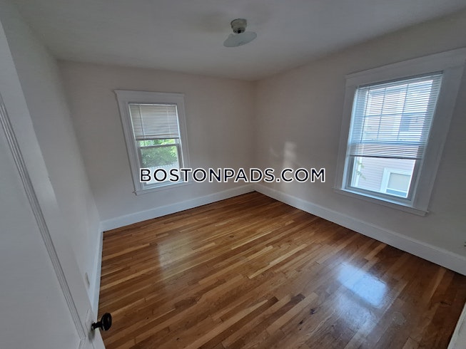 Boston - $2,700 /mo