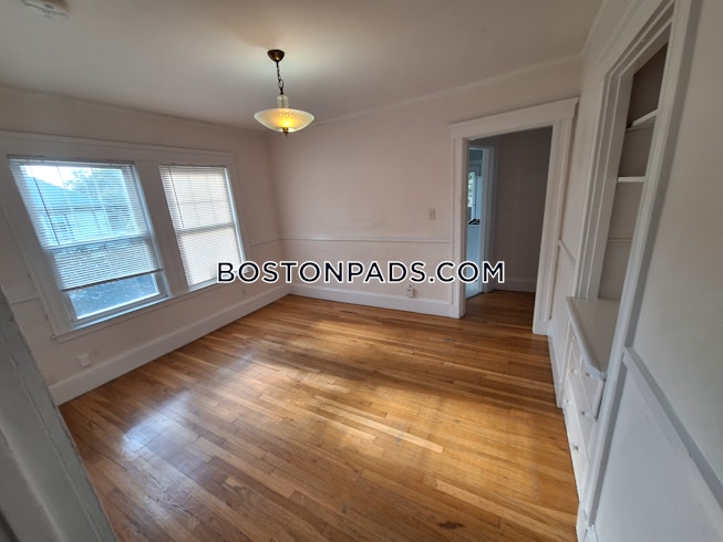 Boston - $2,700 /mo