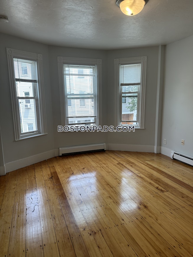 Boston - $4,000 /mo