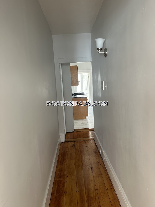 Boston - $4,000 /mo