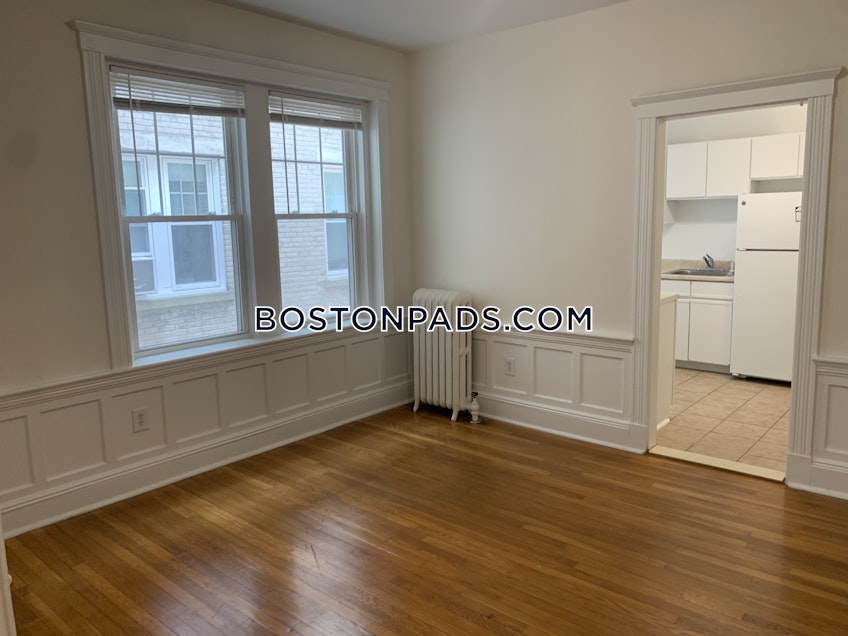 Boston - $3,085 /month