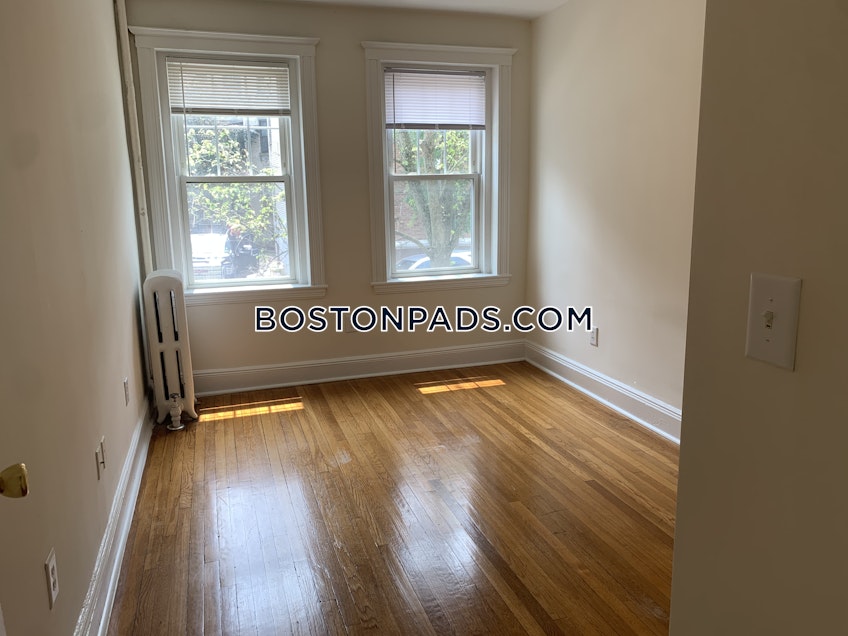 Boston - $3,085 /month