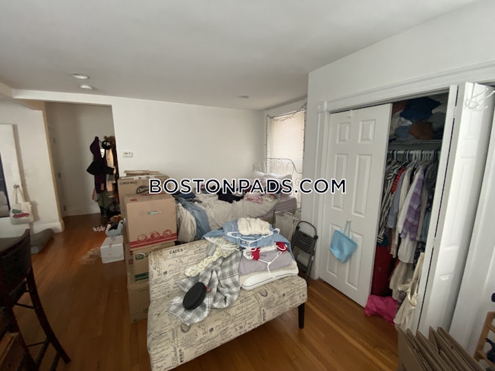 back-bay-apartment-for-rent-studio-1-bath-boston-2900-4605318 