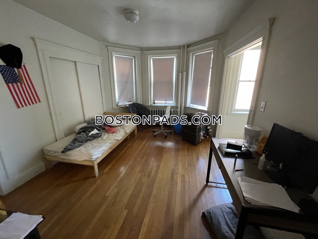 Boston - $2,250 /mo