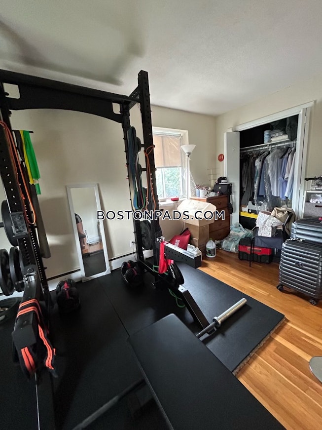 Boston - $3,600 /mo