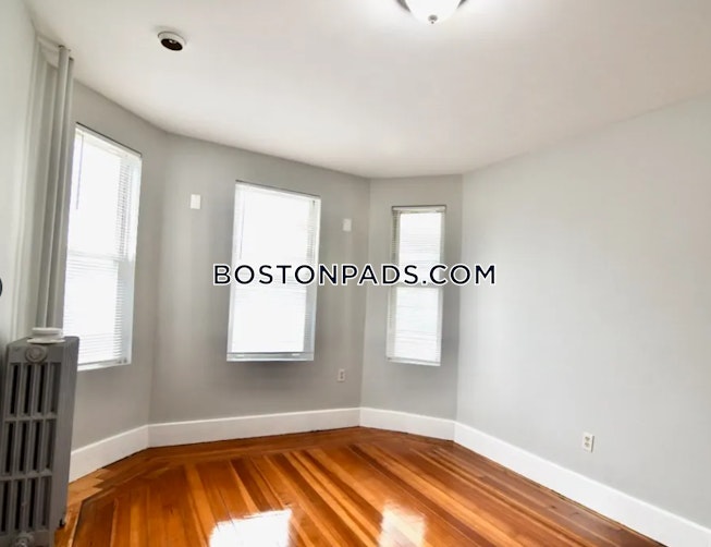 Boston - $2,850 /mo