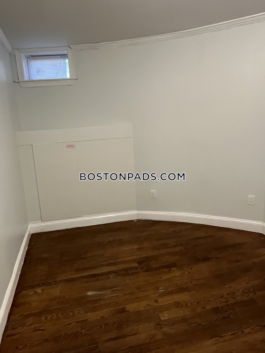 Boston - $2,775 /month