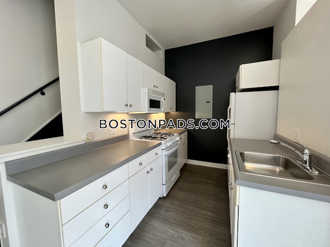 Boston - $4,000 /mo