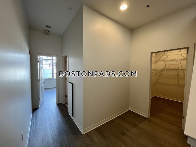 Boston - $4,000 /mo