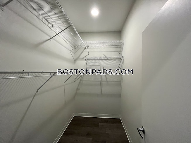 Boston - $4,000 /mo