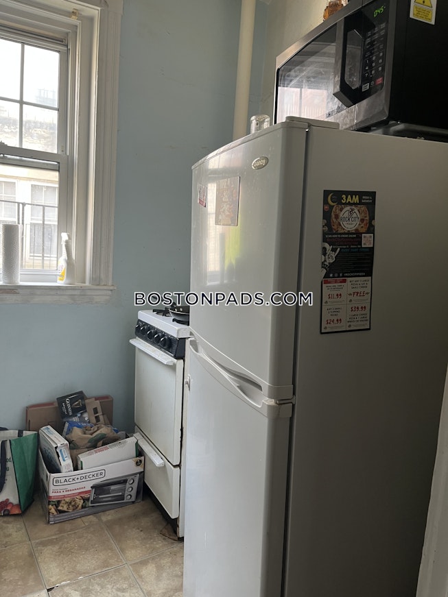 Boston - $2,500 /mo