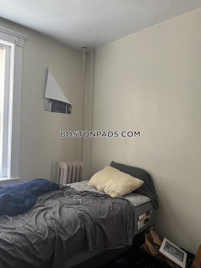 Boston - $2,500 /mo