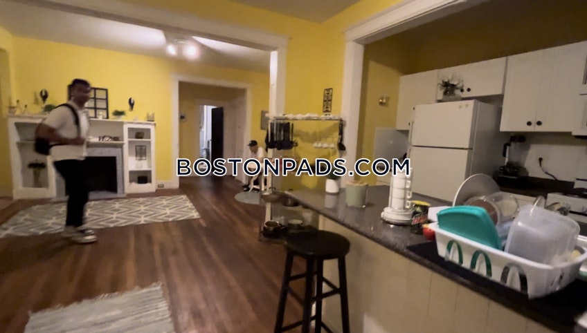 Boston - $4,550 /month