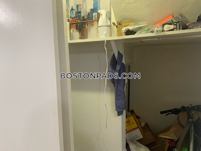 Boston - $1,890 /mo