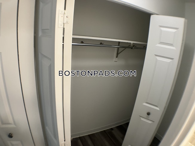 Boston - $1,818 /mo