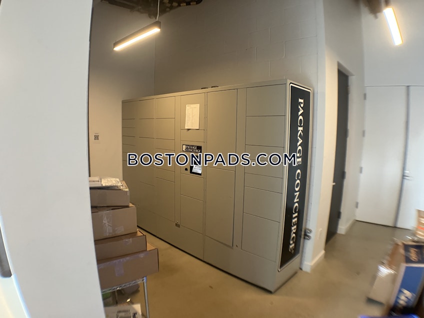 Boston - $2,525 /month