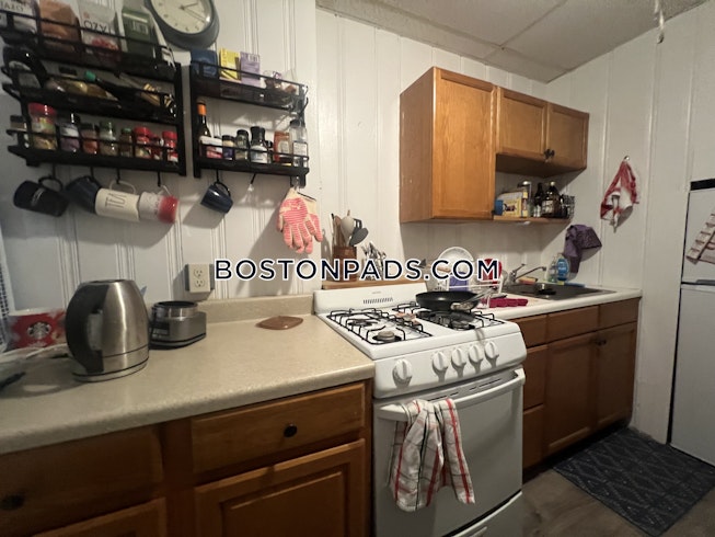 Boston - $3,900 /mo