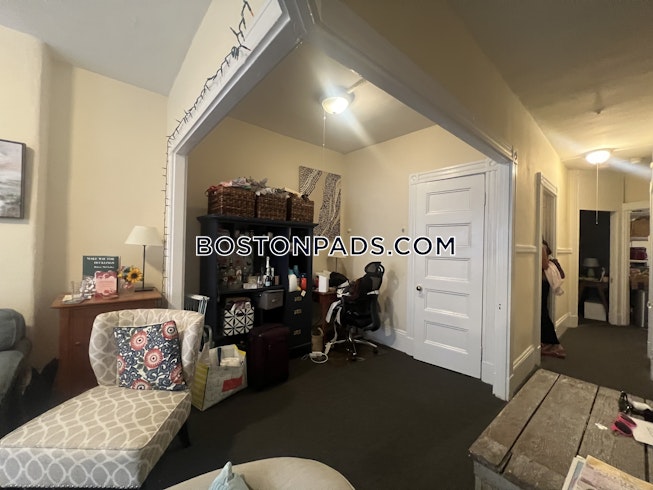 Boston - $3,900 /mo