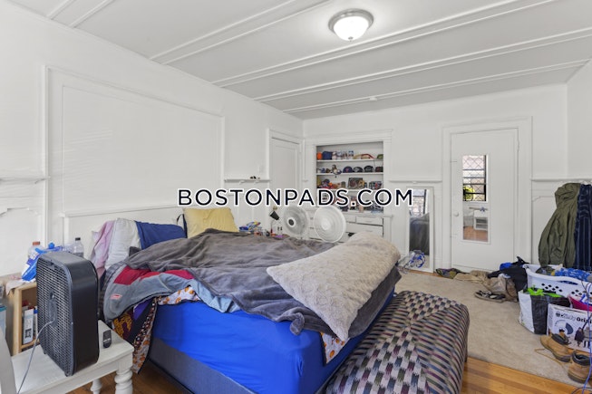 Boston - $3,800 /mo