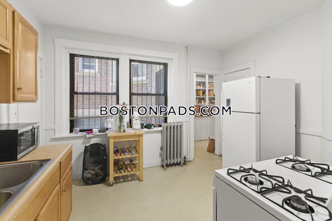 Boston - $3,800 /mo