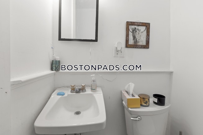 Boston - $3,800 /mo