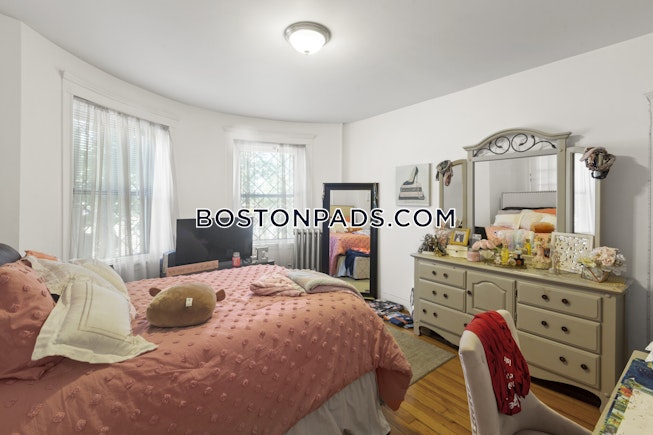 Boston - $3,800 /mo