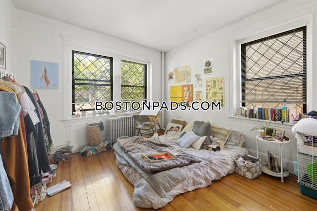 Boston - $3,800 /mo