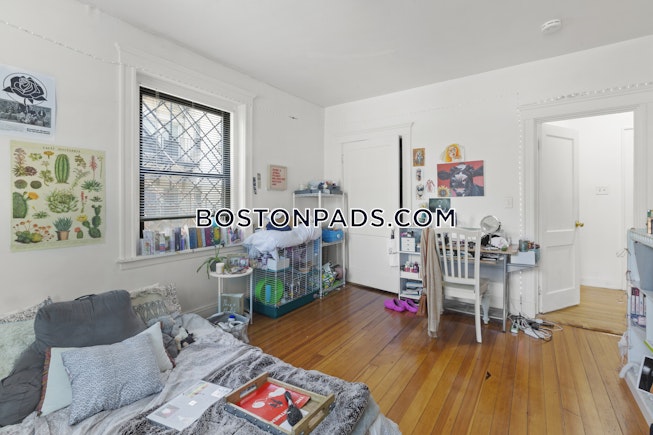 Boston - $3,800 /mo