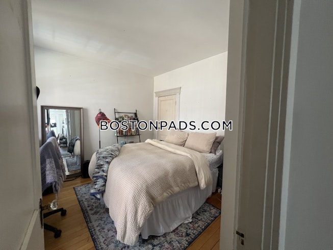 Boston - $2,900 /mo