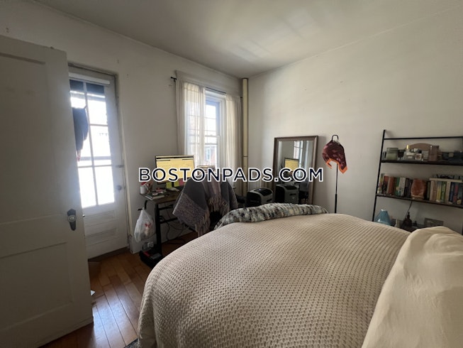 Boston - $2,900 /mo