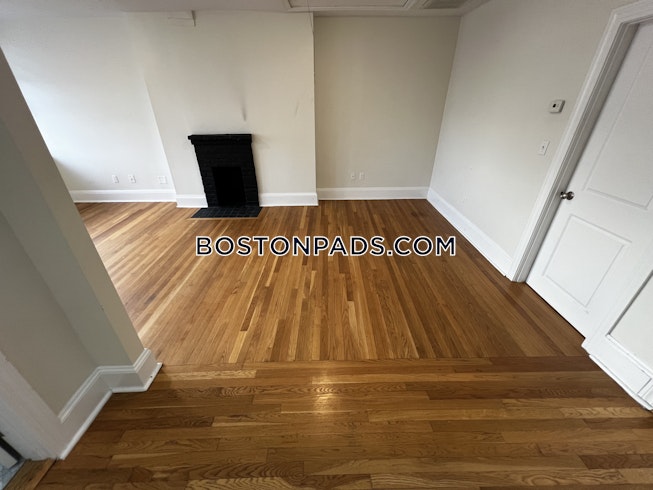 Boston - $3,950 /mo