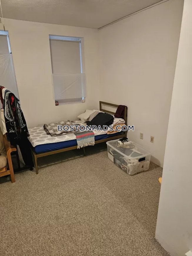 Boston - $2,100 /mo