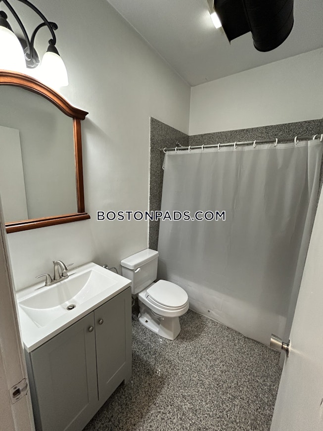 Boston - $2,000 /mo