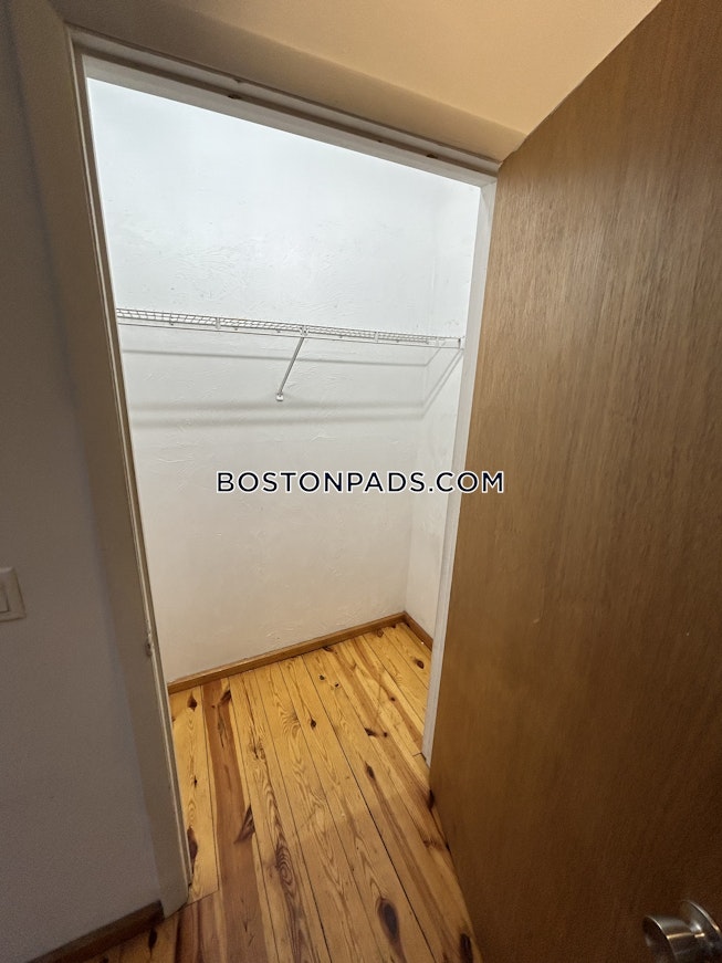 Boston - $2,000 /mo