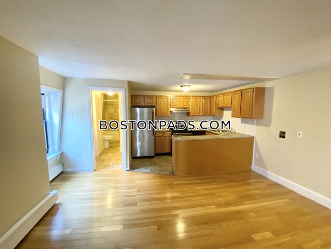 Boston - $3,200 /mo