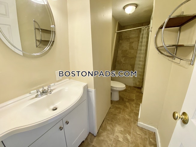 Boston - $3,200 /mo