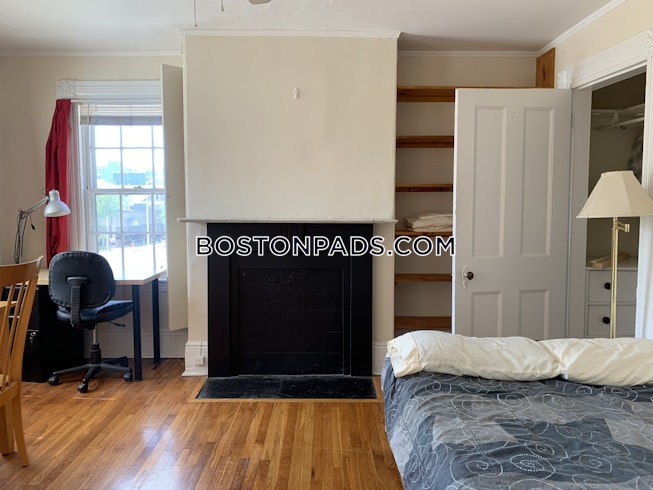 Cambridge - $2,100 /mo