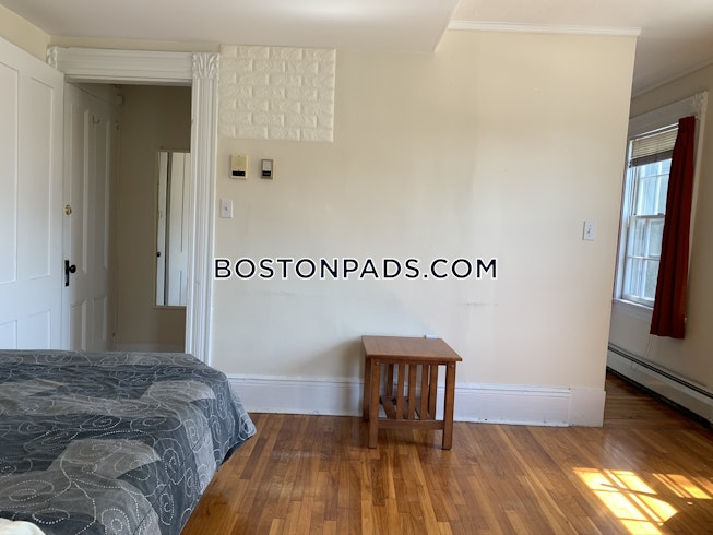 Cambridge - $2,100 /mo