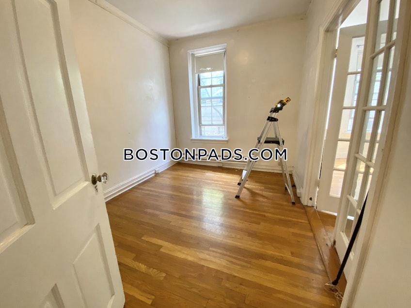 Boston - $2,750 /month