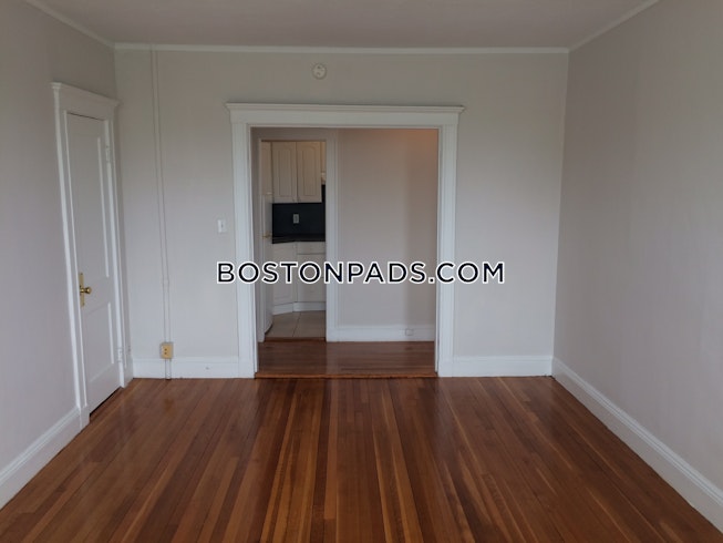 Boston - $3,000 /mo