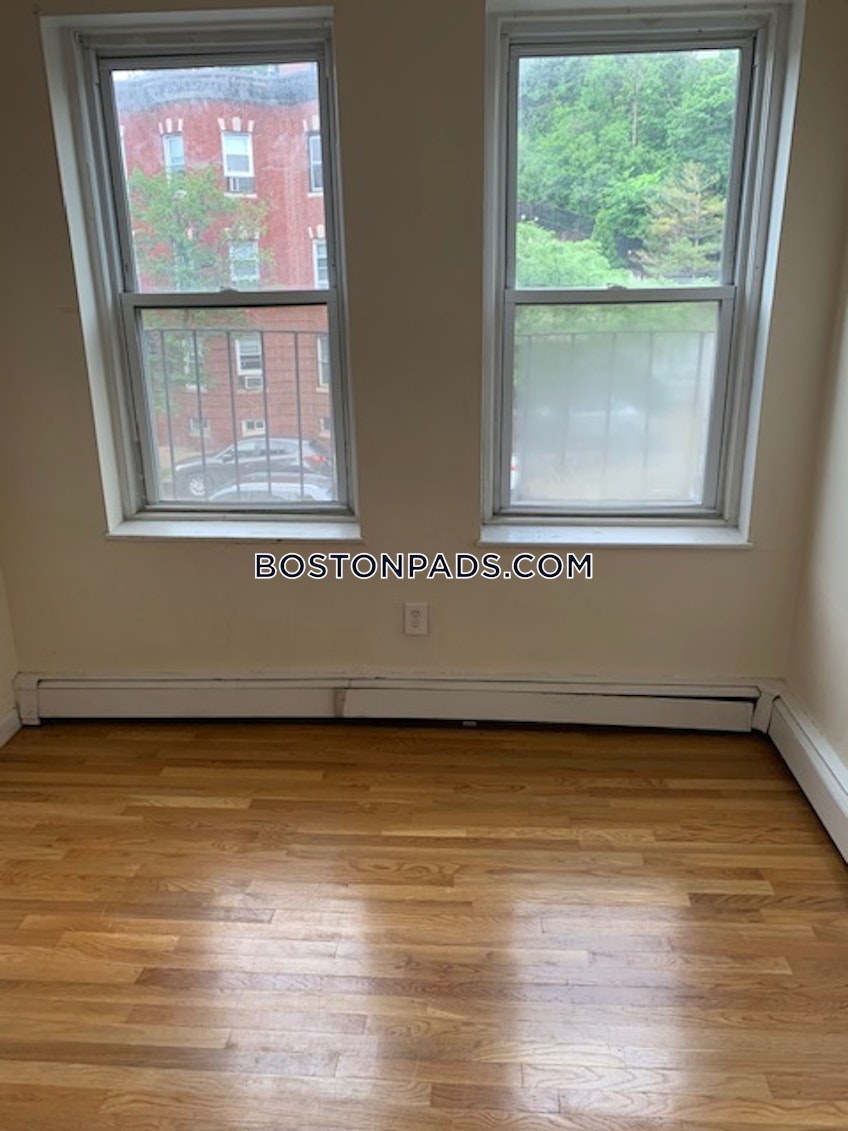 Boston - $1,675 /month