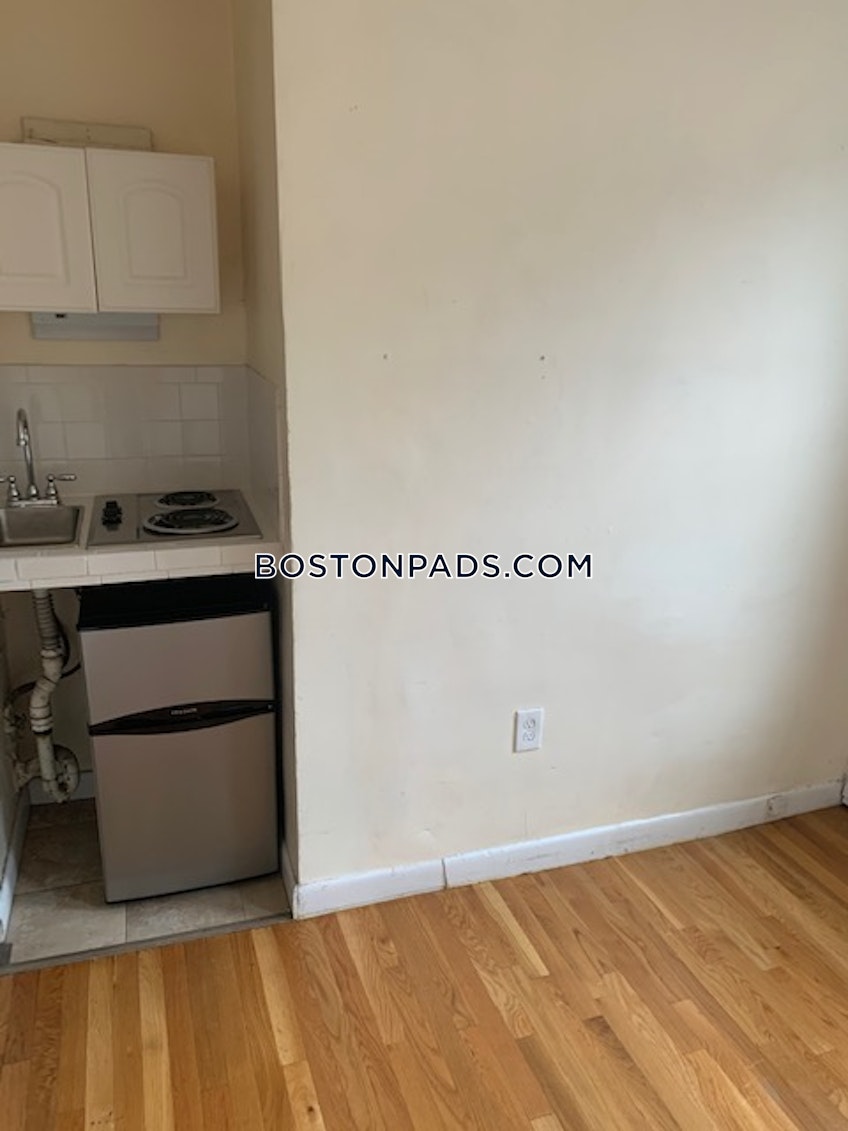 Boston - $1,675 /month