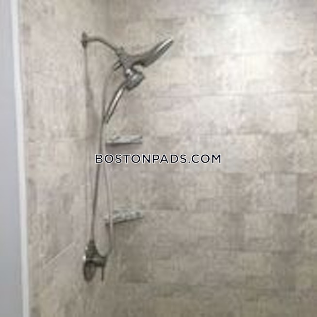 Boston - $2,975 /mo