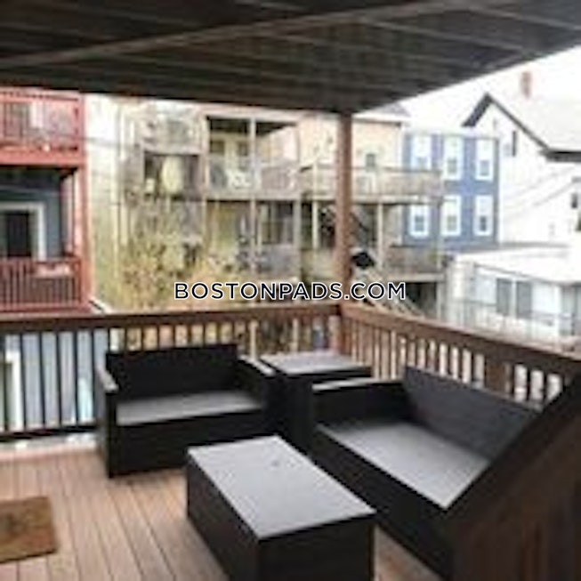 Boston - $2,975 /mo