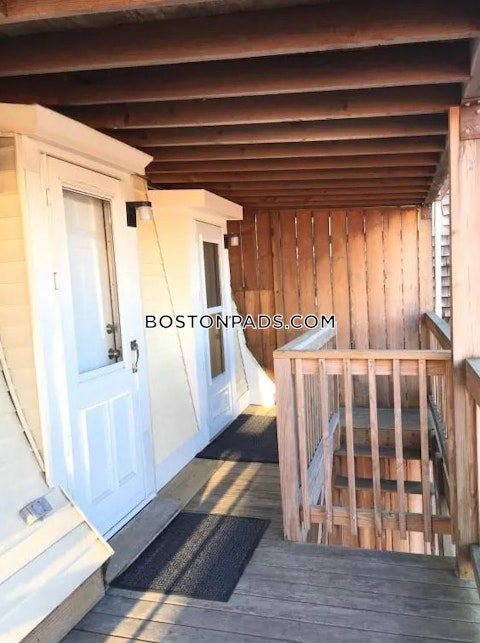 Saratoga St. Boston photo 11