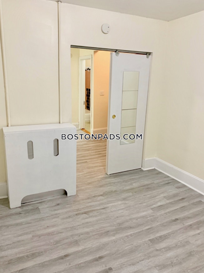 Boston - $1,600 /mo