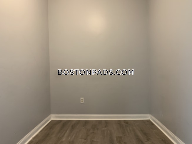 Boston - $1,700 /mo