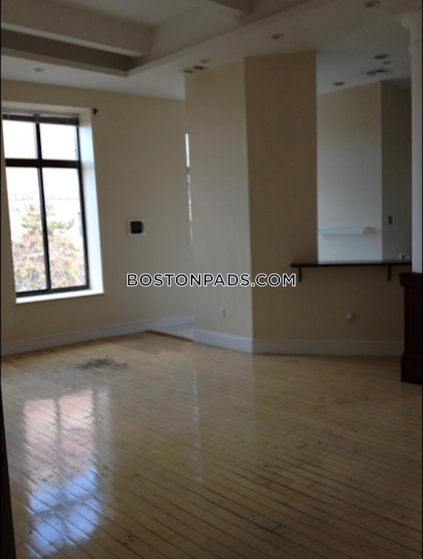 Boston - $3,500 /month