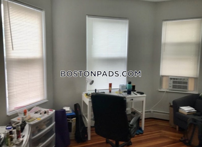 Somerville - $4,800 /mo